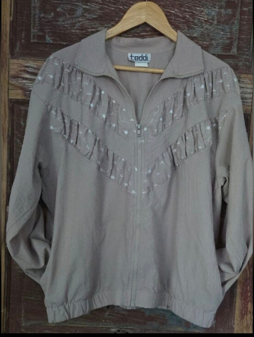 Y2K Taupe Track Suit With Rouched White Daisy Details